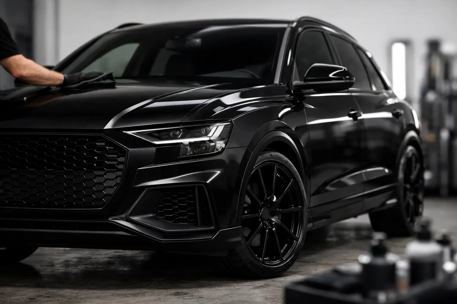 Chrome Delete auto: finisaj sportiv, fără vopsire